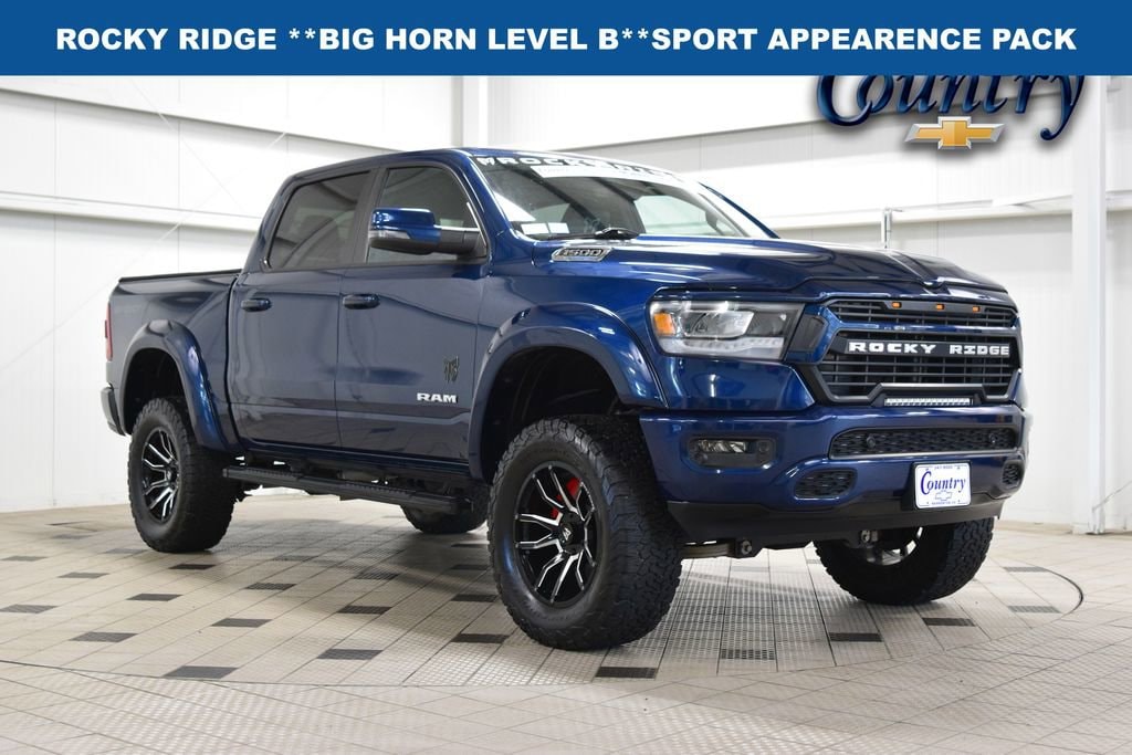 2023 RAM 1500 Big Horn/Lone Star 4x4 Crew Cab 5'7's photo