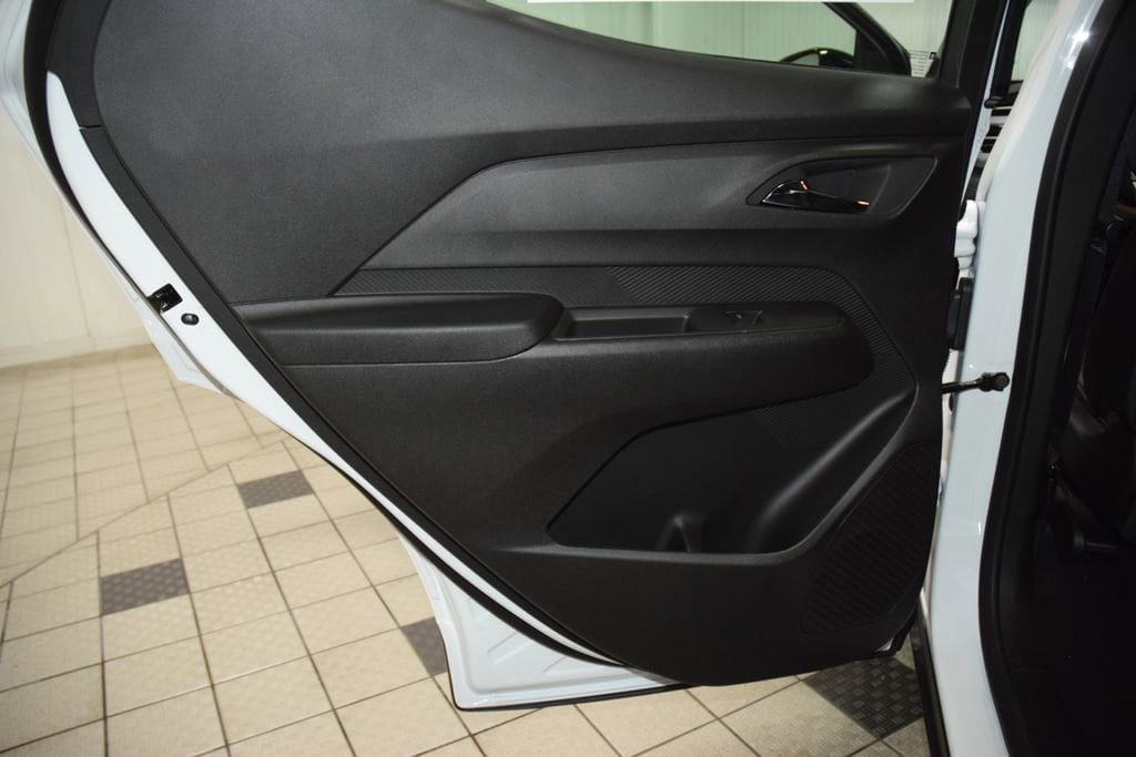 2027 Chevrolet Bolt RS - Photo 39