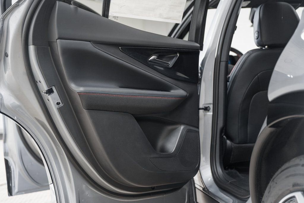 2025 Chevrolet Blazer EV RS - Photo 40