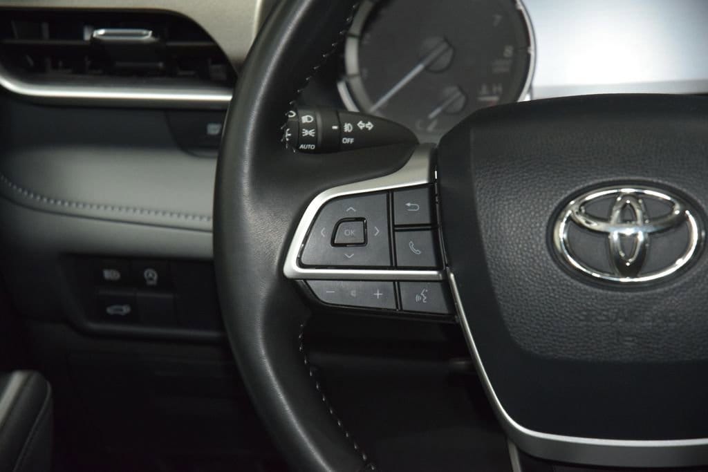2023 Toyota Highlander LE - Photo 35