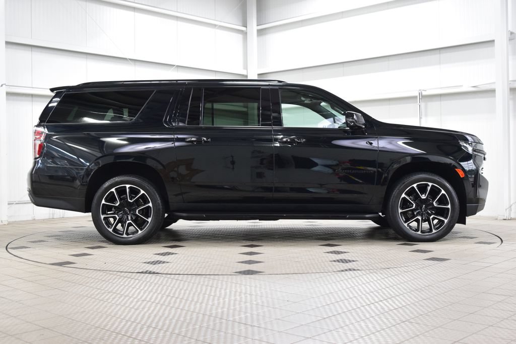 2024 Chevrolet Suburban RST - Photo 9