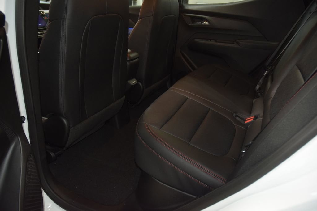 2027 Chevrolet Bolt RS - Photo 38