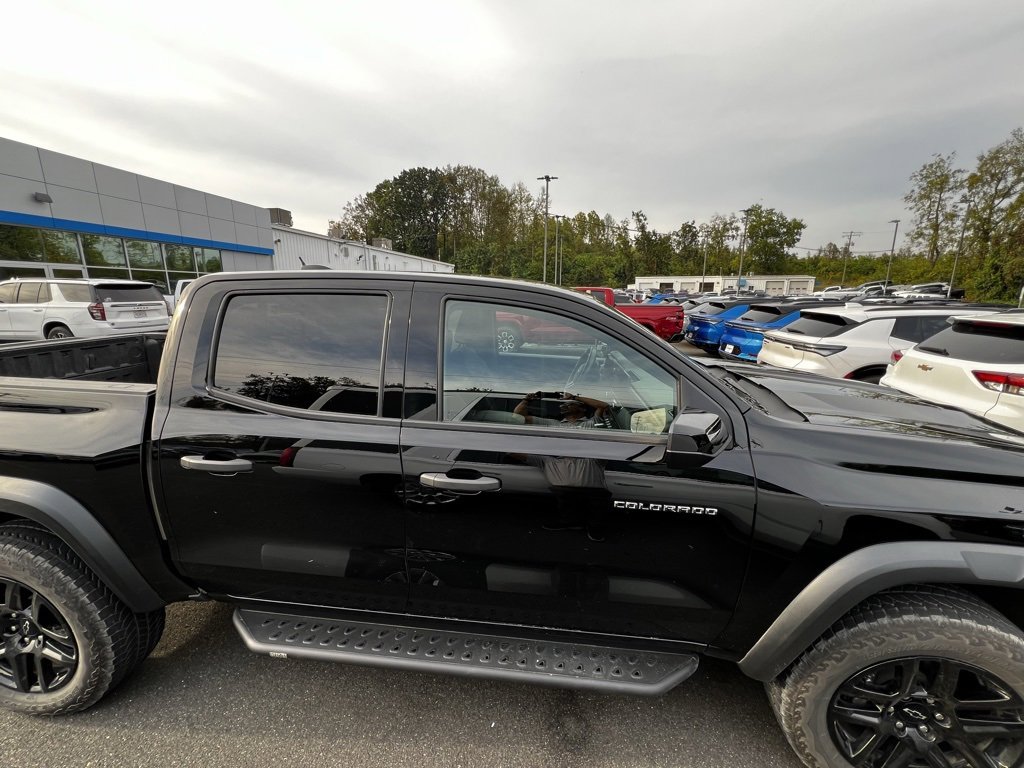 2023 Chevrolet Colorado Trail Boss photo 2