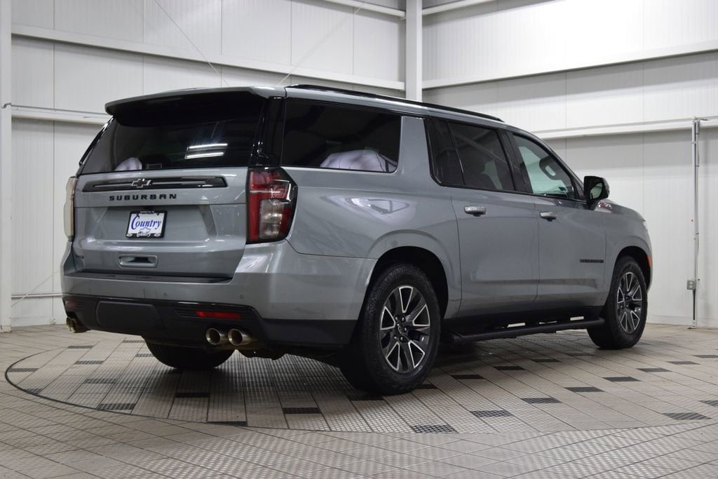 2024 Chevrolet Suburban Z71 - Photo 8