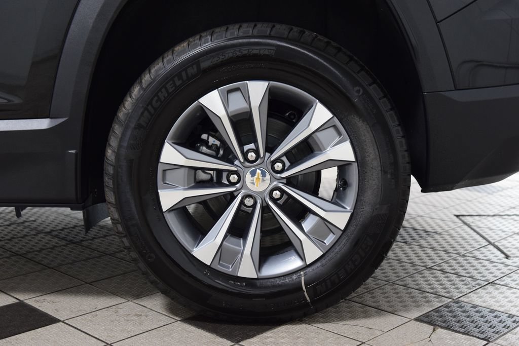 2027 Chevrolet Equinox LT - Photo 25