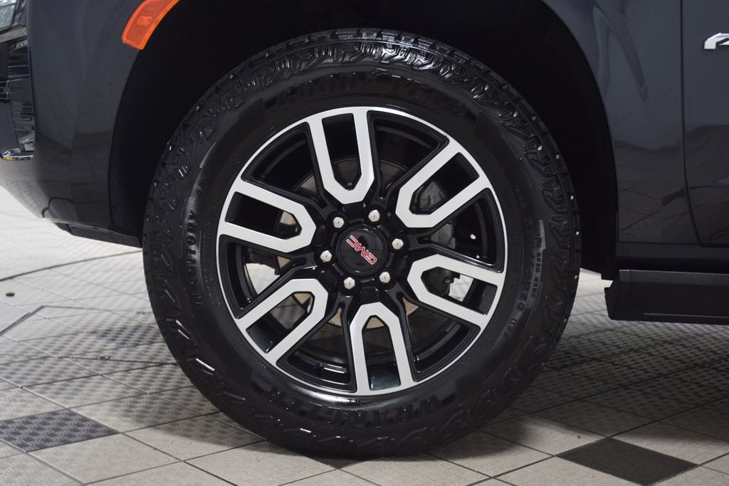 2024 GMC Yukon AT4 - Photo 30