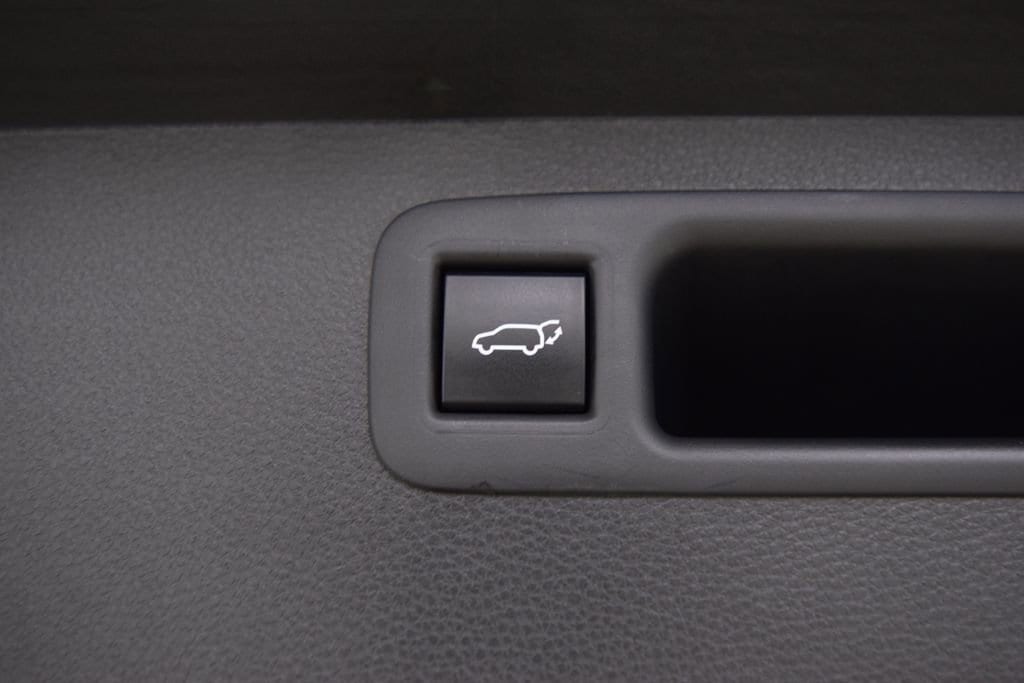 2023 Toyota Highlander LE - Photo 24