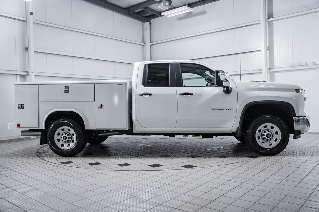 2024 Chevrolet Silverado 3500HD Work Truck photo 3