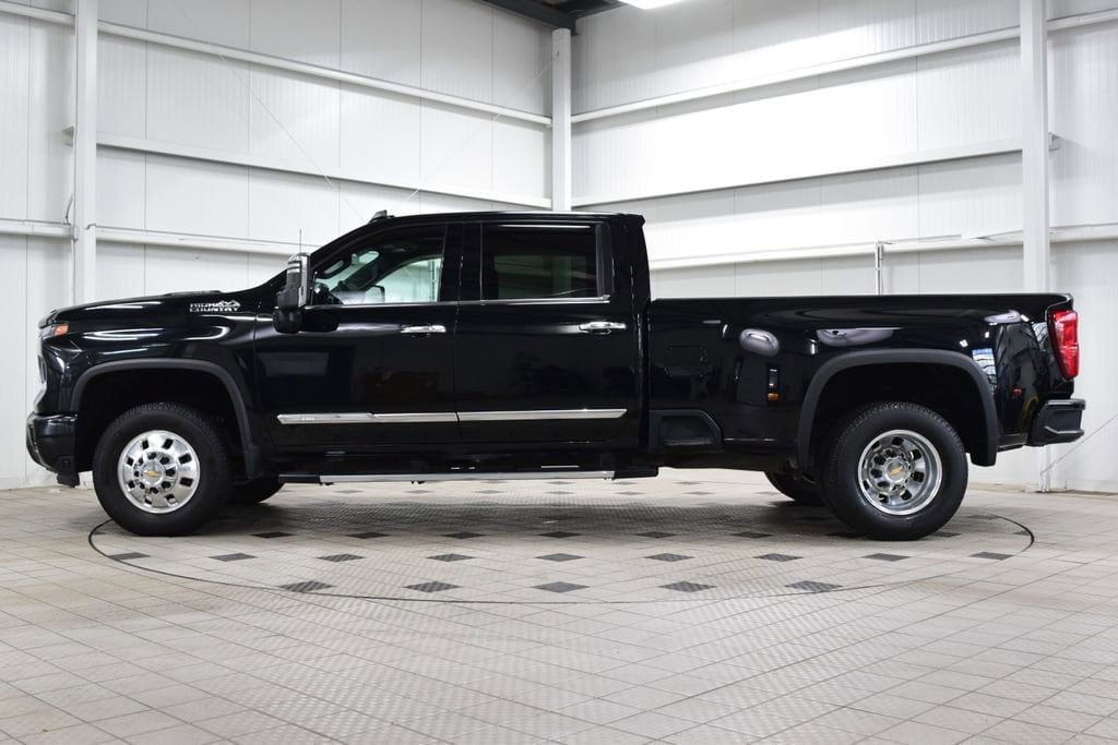 2024 Chevrolet Silverado 3500HD High Country - Photo 4