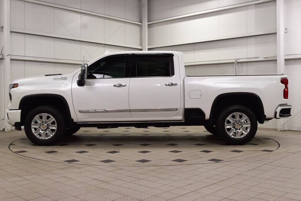 Used 2024 Chevrolet Silverado 2500 HD High Country Truck Crew Cab