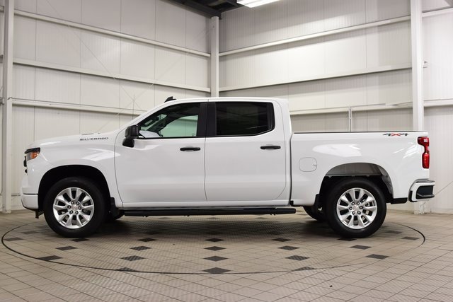 2025 Chevrolet Silverado 1500 Custom photo 4