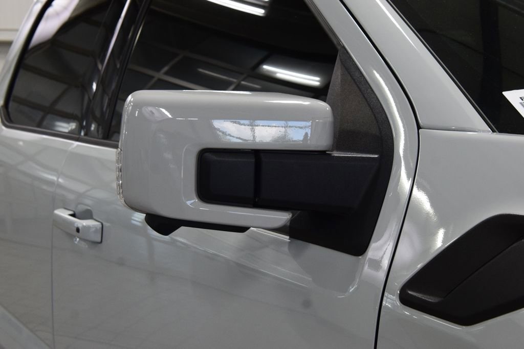 2023 Ford F-150 Raptor - Photo 18