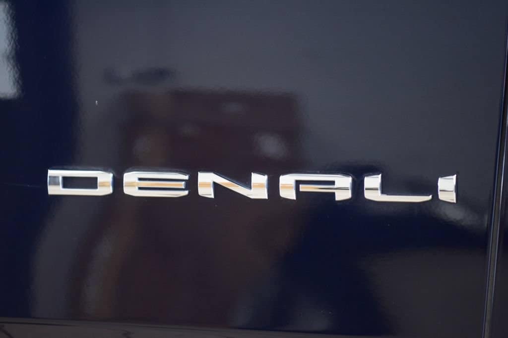 2024 GMC Yukon Denali - Photo 17