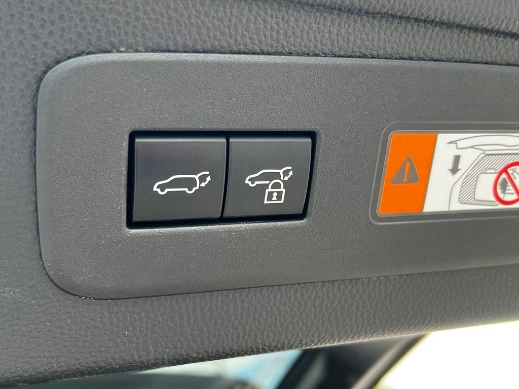 2025 Lexus GX Luxury - Photo 16