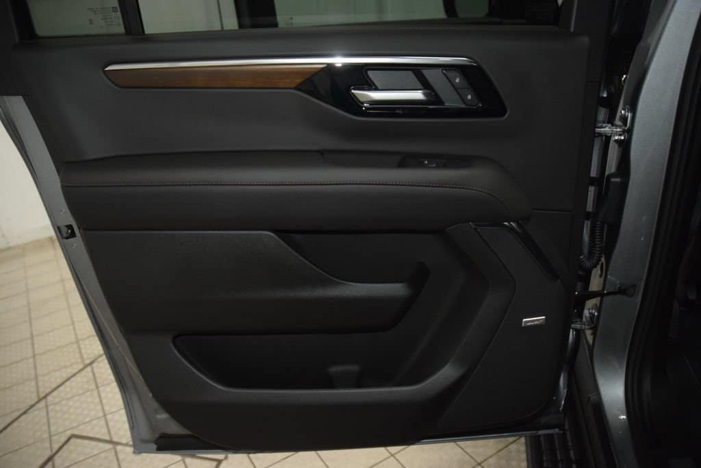 2026 Chevrolet Suburban High Country - Photo 46