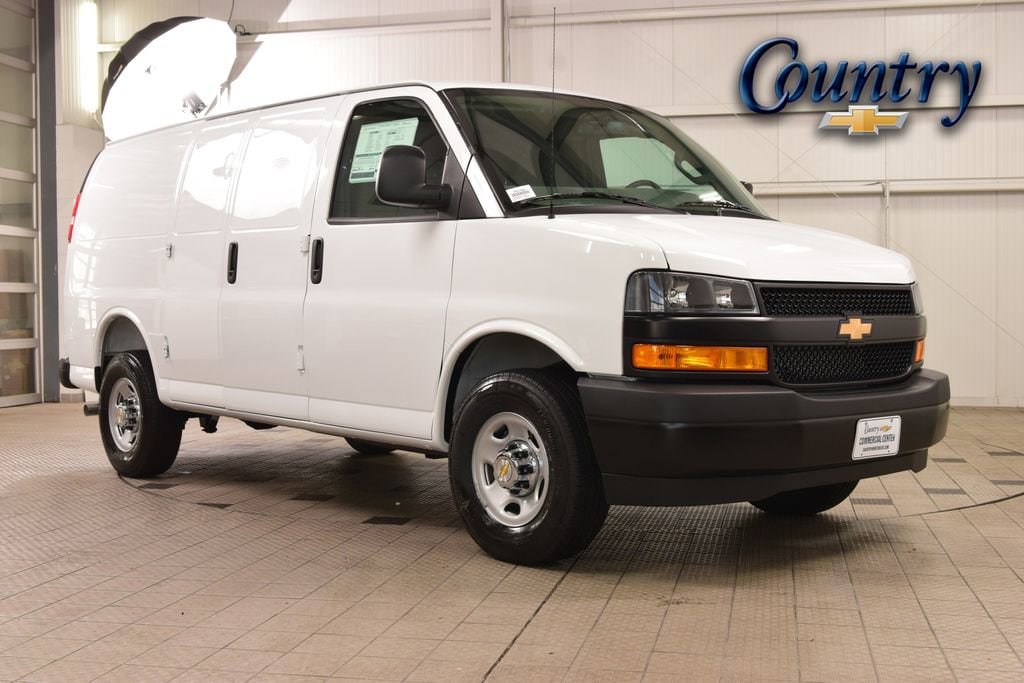 2026 Chevrolet Express 2500 Work Van HD's photo