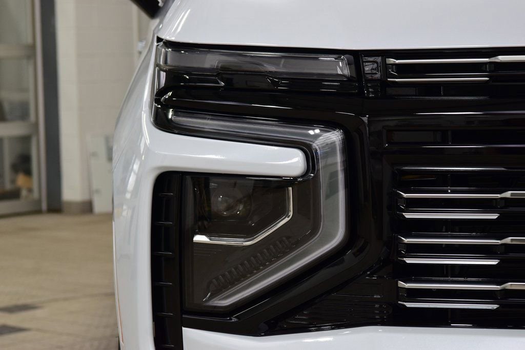 2026 Chevrolet Suburban High Country - Photo 12