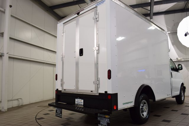 2025 Chevrolet Express Cutaway 3500 Van photo 2