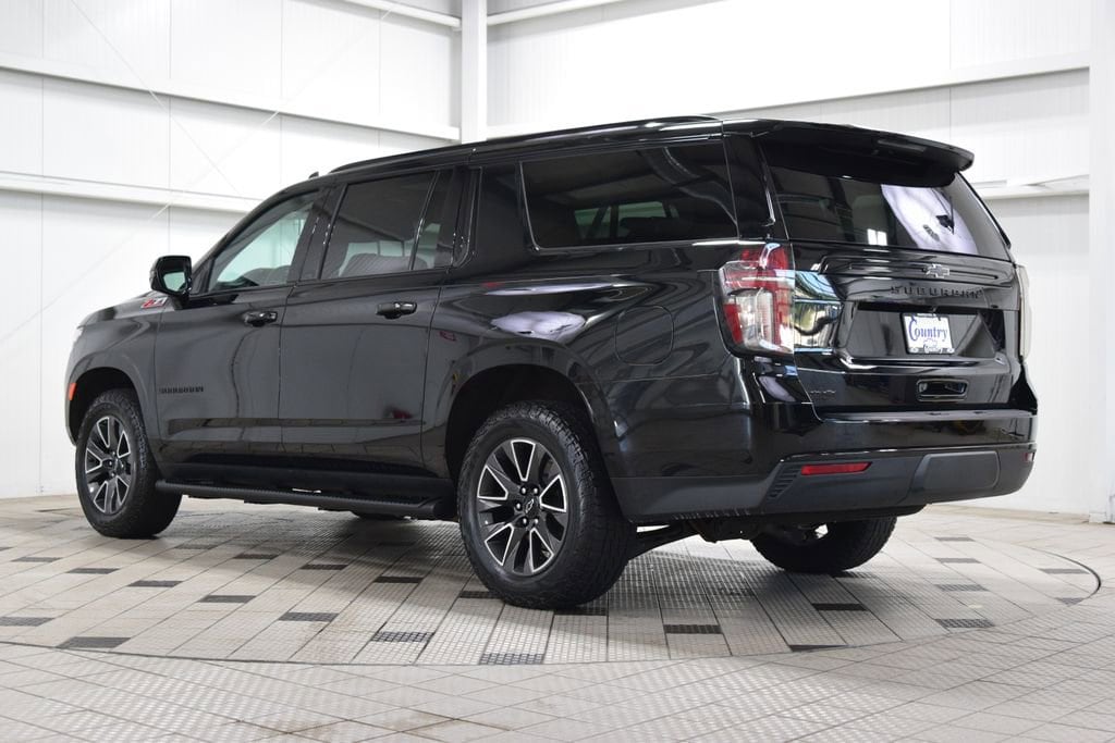 2023 Chevrolet Suburban Z71 - Photo 6