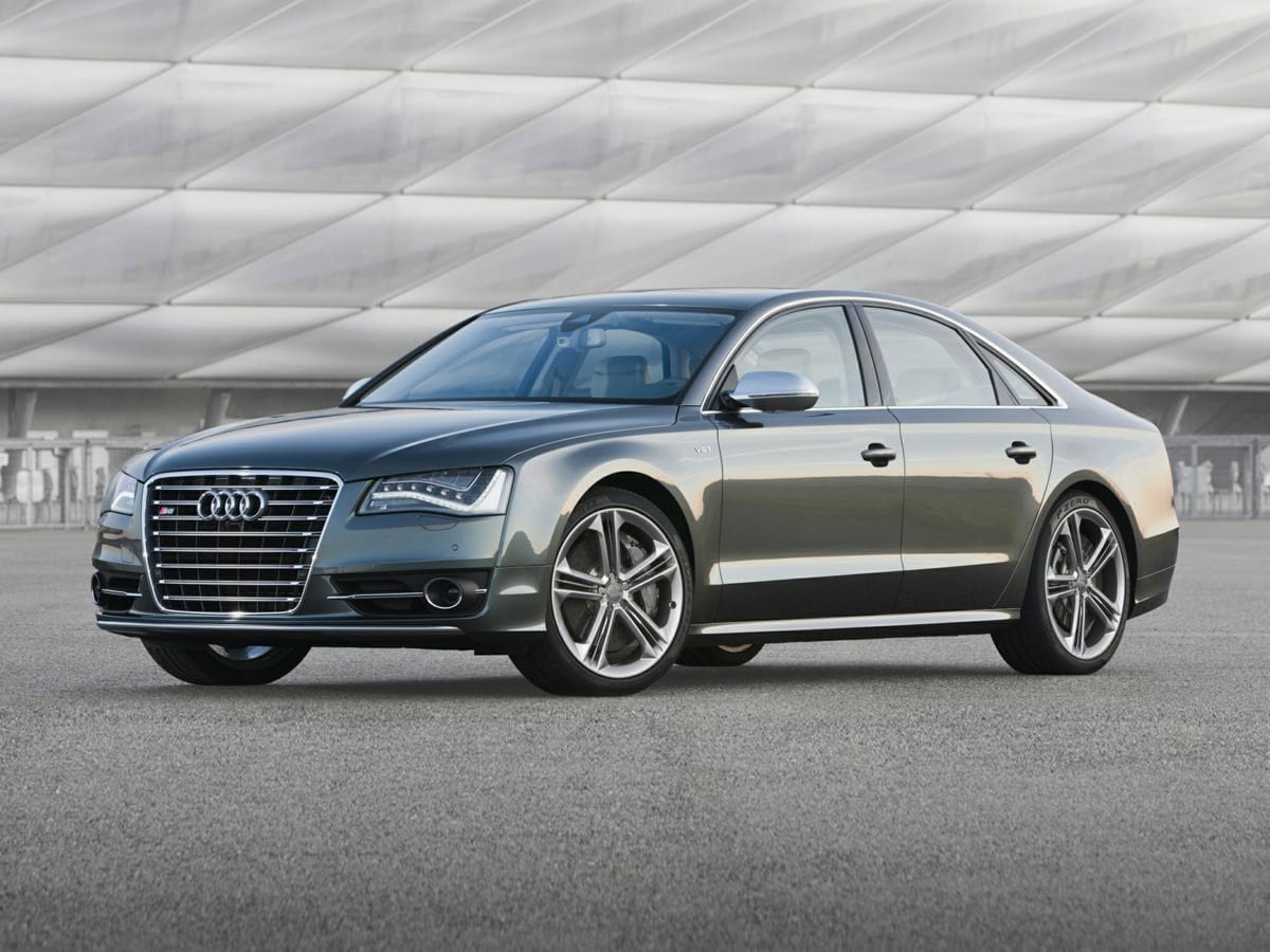 2013 Audi S8 Base's photo
