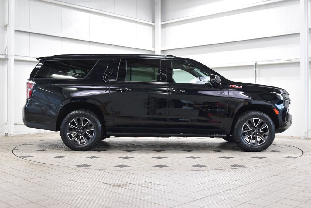 2023 Chevrolet Suburban Z71 - Photo 9