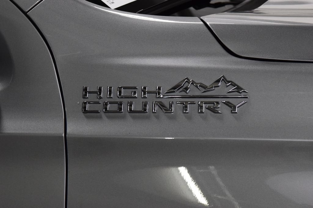 2026 Chevrolet Suburban High Country - Photo 15