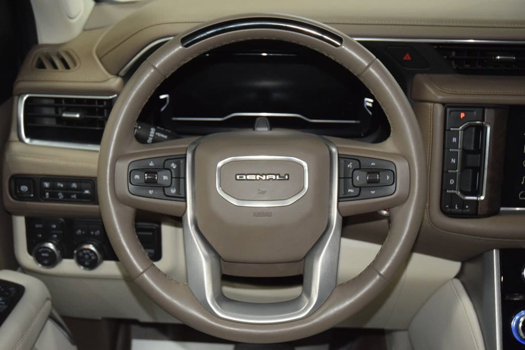 2024 GMC Yukon Denali - Photo 38