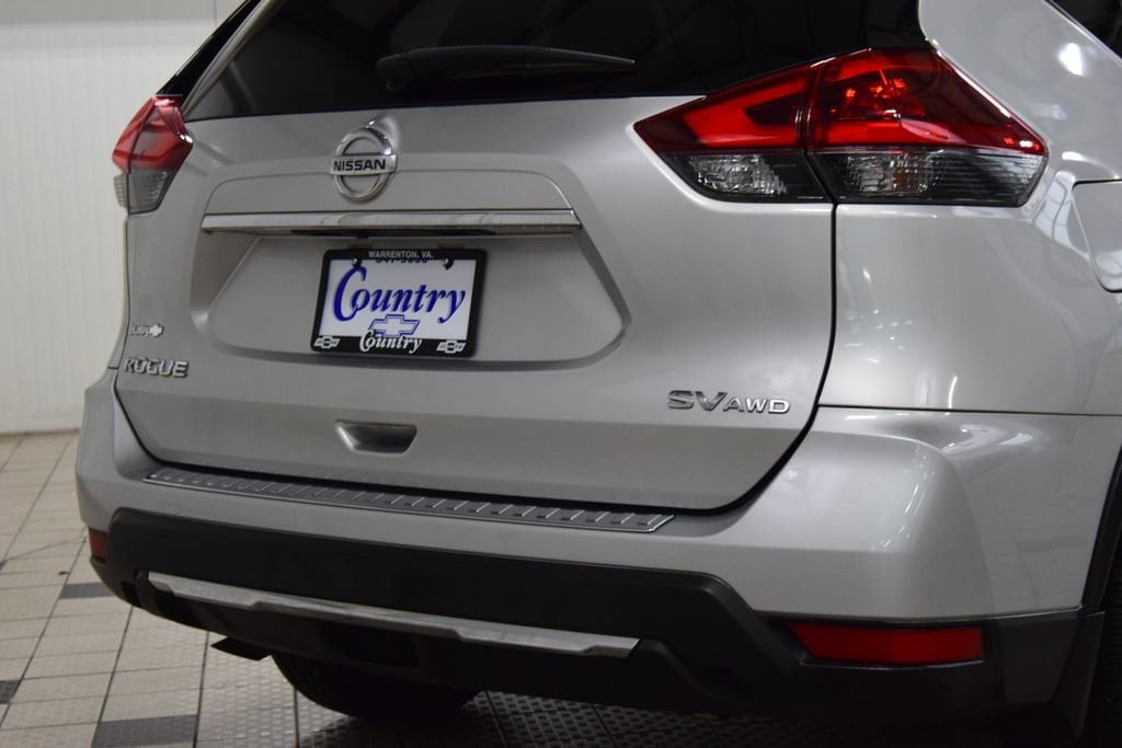 2018 Nissan Rogue SV - Photo 18