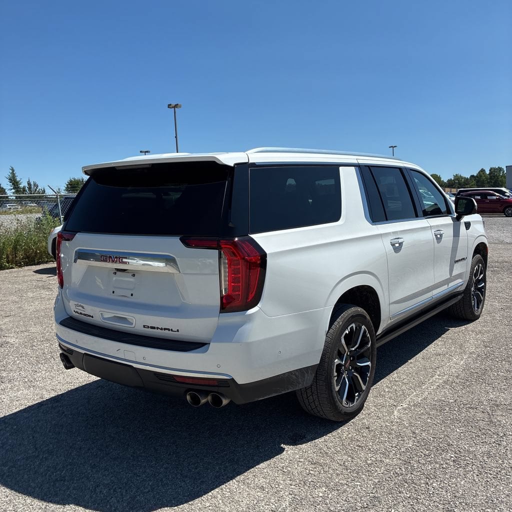 2023 GMC Yukon XL Denali - Photo 10