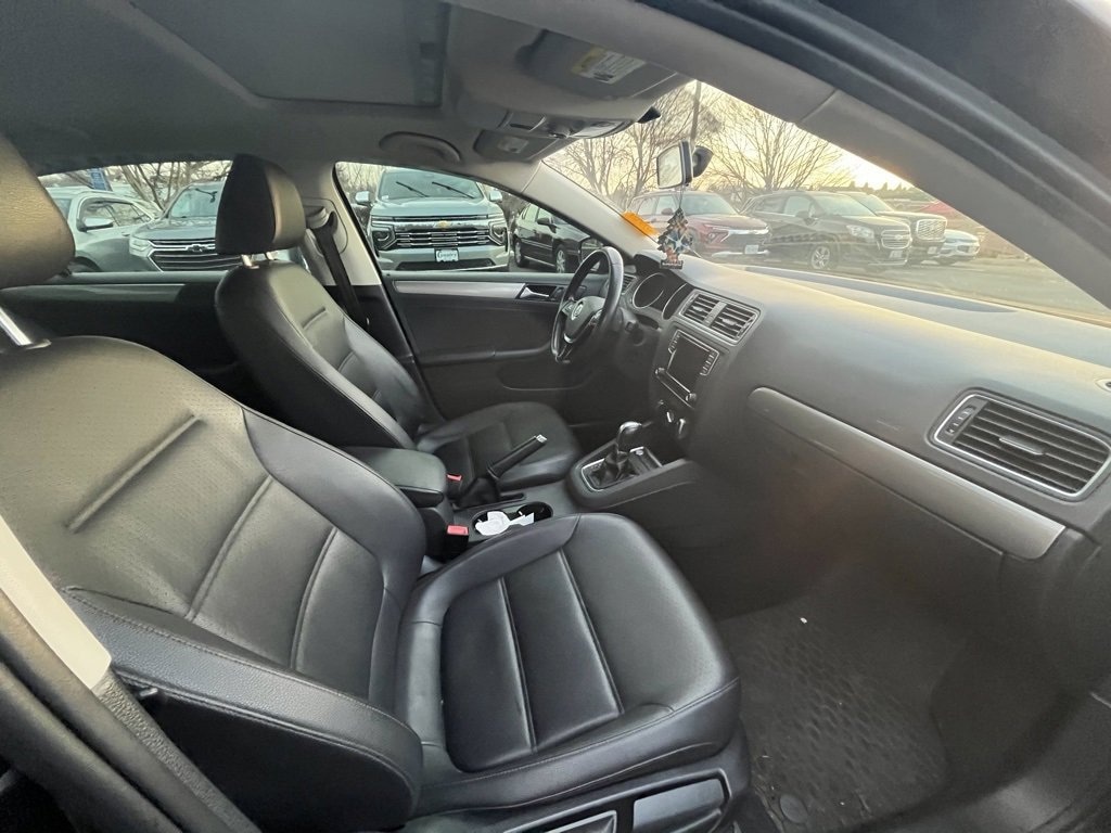 Used 2017 Volkswagen Jetta 1.4T SE Sedan