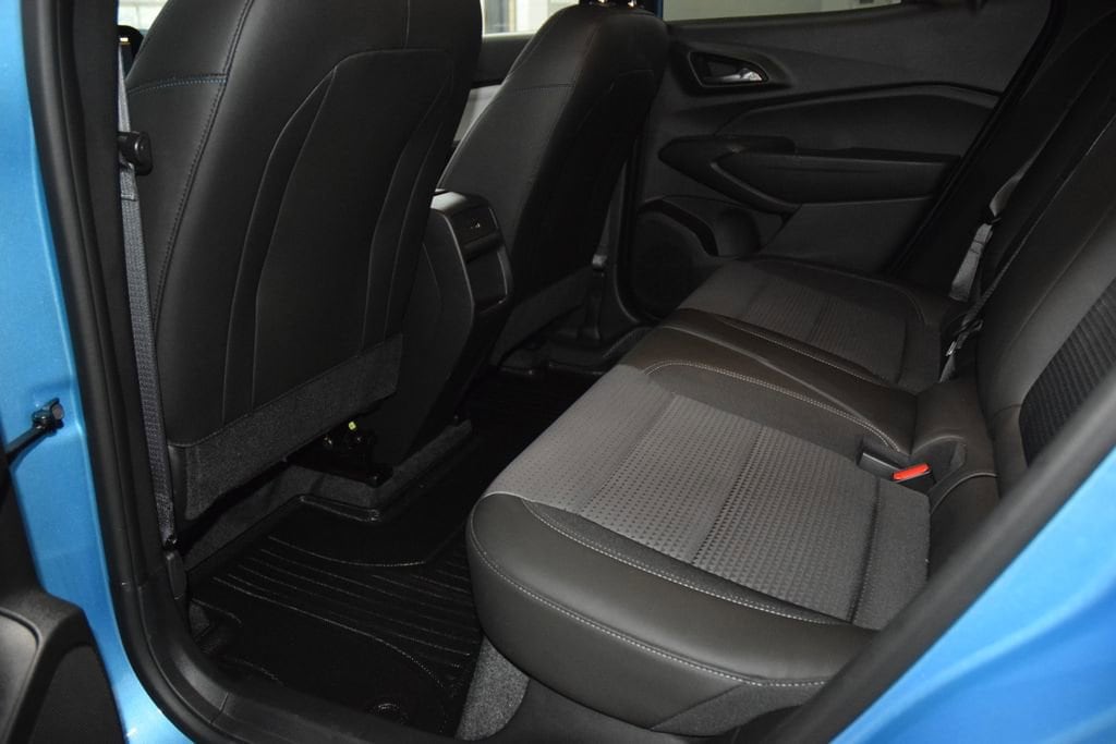 2025 Chevrolet Trax LT - Photo 39