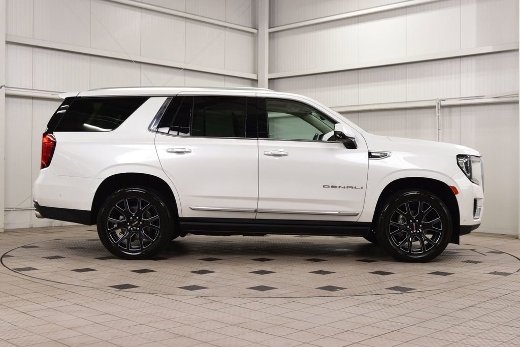 2024 GMC Yukon Denali - Photo 9