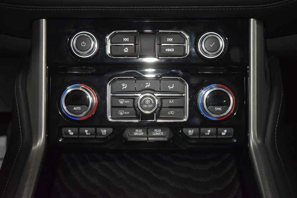 2024 GMC Yukon Denali - Photo 35