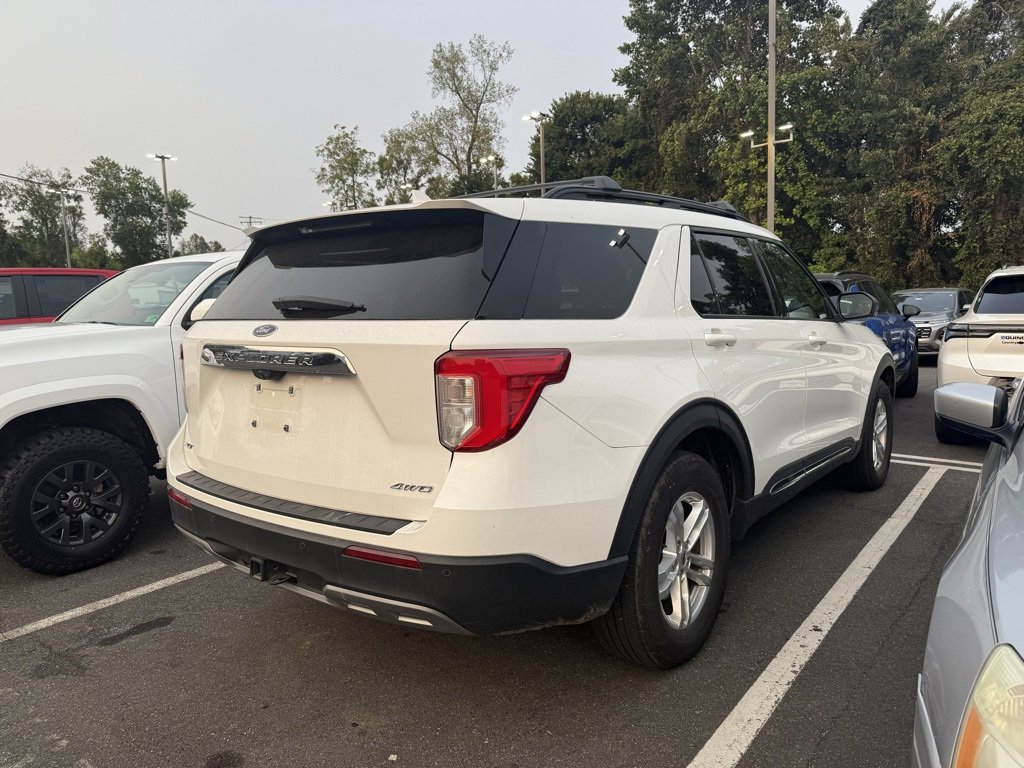2021 Ford Explorer XLT photo 2