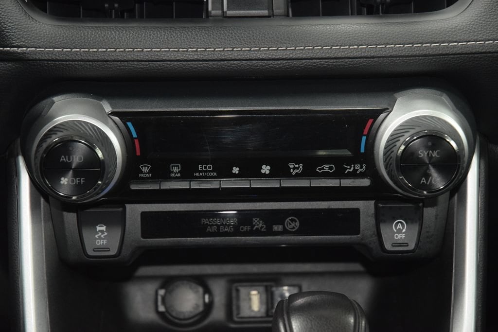 2022 Toyota RAV4 XLE - Photo 31