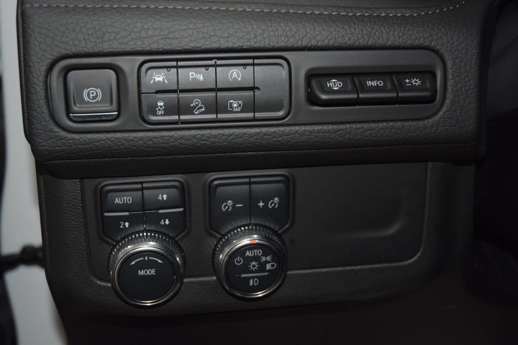 2024 GMC Yukon XL Denali - Photo 37