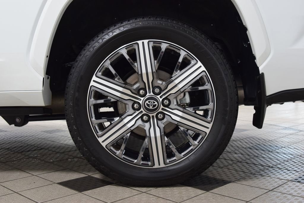 2025 Toyota Sequoia Capstone - Photo 29