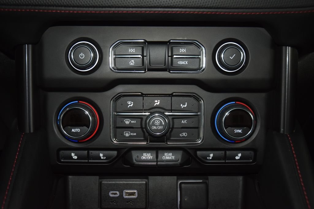 2024 Chevrolet Suburban RST - Photo 33