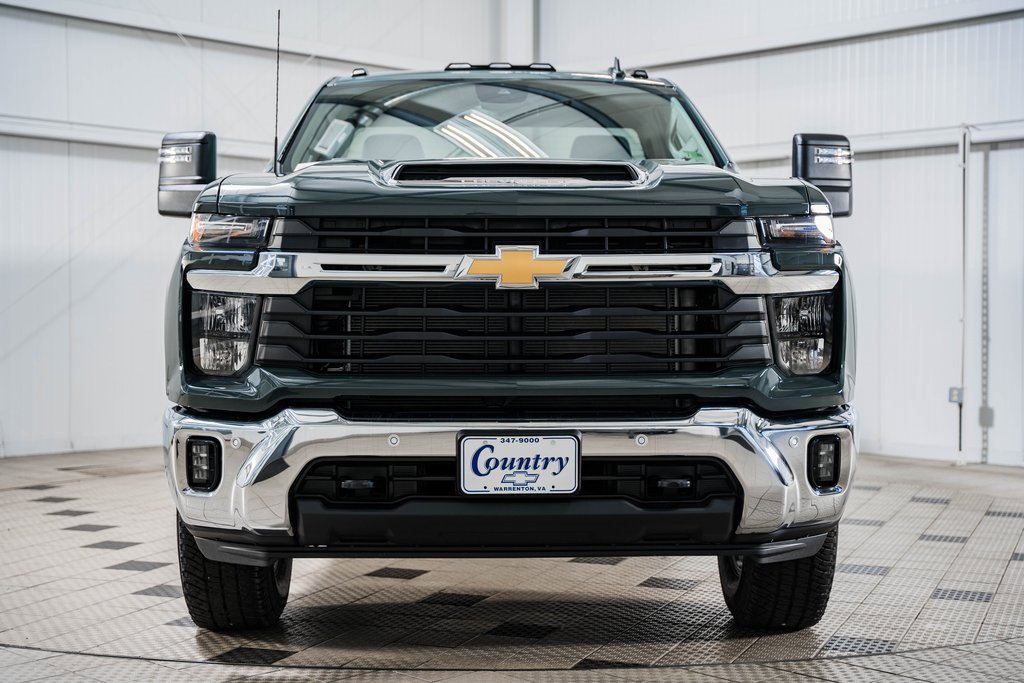 2025 Chevrolet Silverado LT photo 2