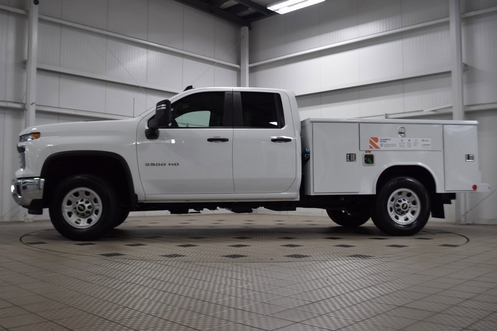 2025 Chevrolet Silverado 3500HD Work Truck photo 2