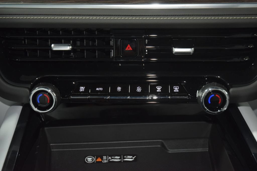 2026 Chevrolet Suburban Premier - Photo 34