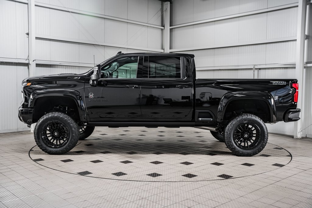 2025 Chevrolet Silverado 2500HD LTZ photo 4