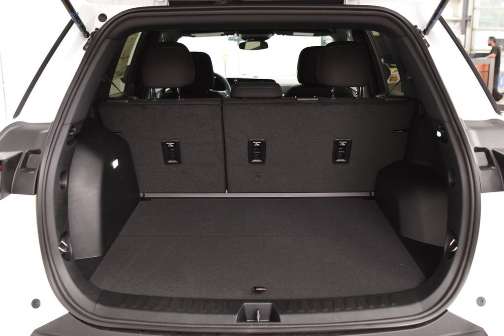 2027 Chevrolet Equinox LT - Photo 23