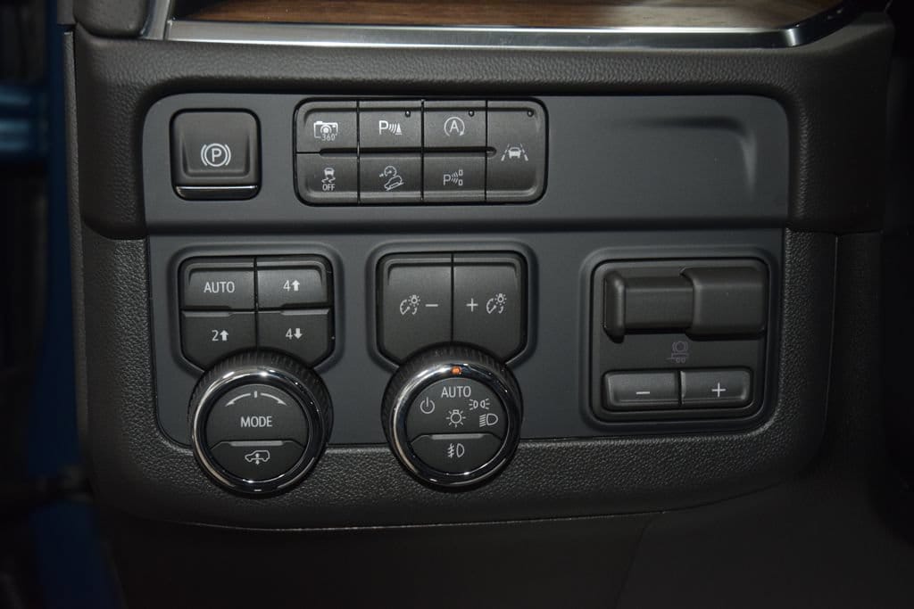 2026 Chevrolet Suburban High Country - Photo 35