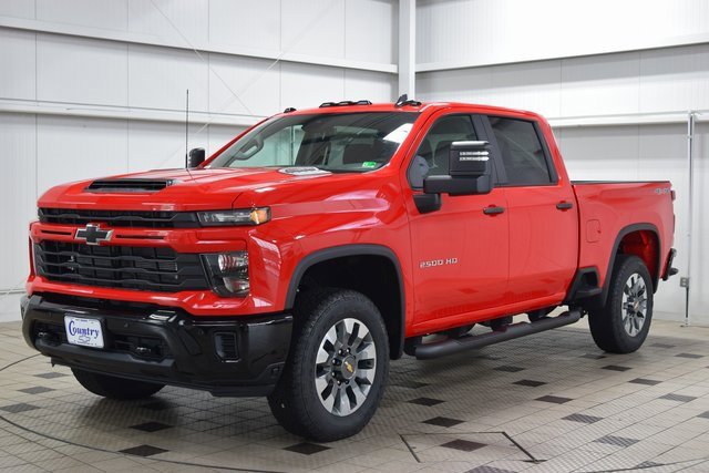 2026 Chevrolet Silverado 2500HD Custom photo 3