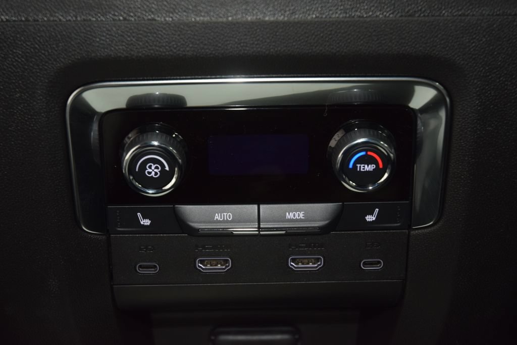 2026 Chevrolet Suburban Premier - Photo 45