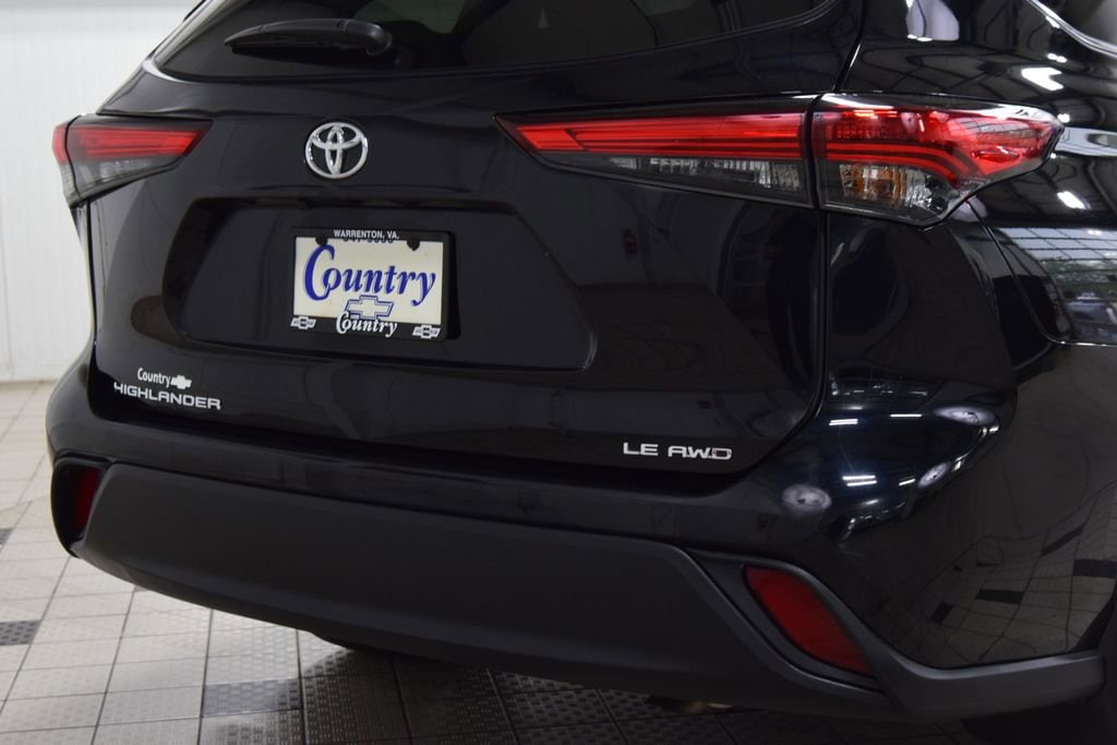 2023 Toyota Highlander LE - Photo 19