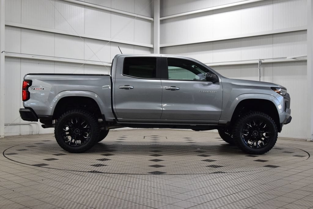 2024 Chevrolet Colorado LT - Photo 9
