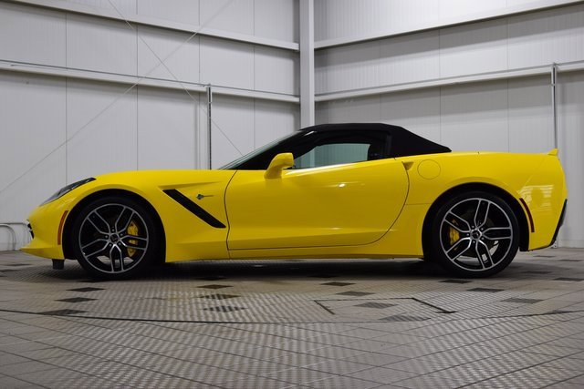 2016 Chevrolet Corvette Stingray 2LT Convertible photo 4