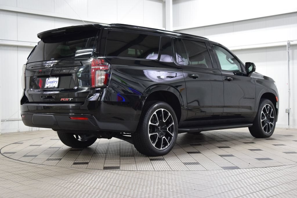 2024 Chevrolet Suburban RST - Photo 8